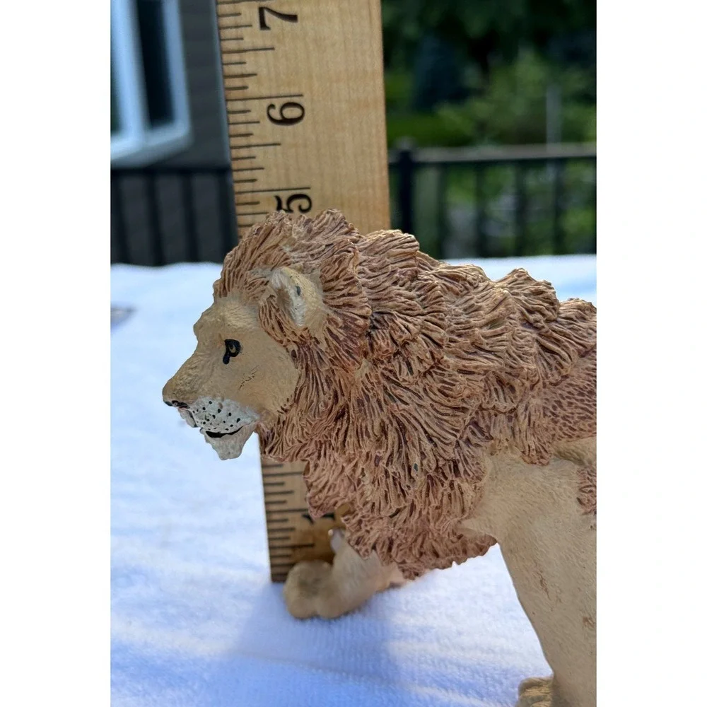 Safari Ltd Male Lion Figure Wildlife Animal Toy Figurine Realistic Big Cat